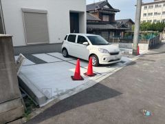 駐車スペースは2台分。マイカー用に、来客用に、余裕を持ってご利用いただけます。