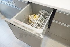 炊事時間を大幅に短縮できる食器洗浄乾燥機付き＾＾食器を洗う手間が減るので家族とのコミュニケーションの時間や自分の時間が増えますね。