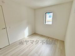 居室としてももちろん、収納や書斎、お子様のプレイスペースにも＾＾使い勝手が良さそうです＾＾