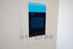 防犯性、セキュリティ対策に安心できるテレビモニター付きインターフォンです。セールスマン対策にもなり安心できます。