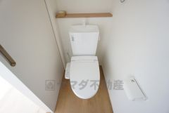 ウォシュレット、暖房便座、節電・節水機能など、使い勝手のよい高機能トイレです。