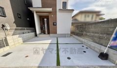 カースペースは並列2台分確保＾＾(車種による)