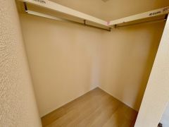 しっかり奥行もとれたウォークインクローゼット付き。