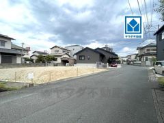南東側約6.1ｍの公道に面しています＾＾