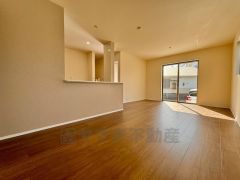 16帖の導線まで考えられたデザインのリビングです。