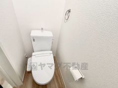 ウォシュレット、暖房便座、節電・節水機能など、使い勝手のよい高機能トイレです。