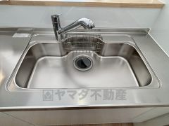 大きなお鍋も楽々洗える幅の広いシンクです＾＾