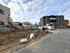 接道状況/1号棟：北東 約2.0m 幅員 約4.7ｍ 公道