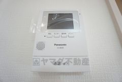 防犯性、セキュリティ対策に安心できるテレビモニター付きインターフォンです。セールスマン対策にもなり安心できます。