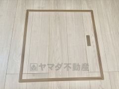 キッチンにある床下収納は、居住スペースを減らさずに買い置きの調味料や非常食などを保管することができます。