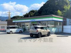 ファミリーマート　宇美井上