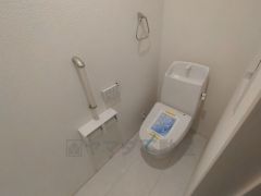 温水温水洗浄機付トイレ