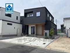 スーパーやコンビニなども近く周辺環境充実。快適でゆとりのある生活空間で新生活を始めましょう＾＾