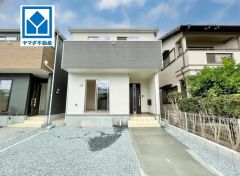20帖の広々LDKを備えた4LDK　ご家族がゆったりとくつろげる開放的な空間です
