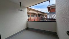 陽当たりの良いインナーバルコニーです。お洗濯やお布団干しはもちろん、日光浴スペースにも。足元は防水工事施工済です。