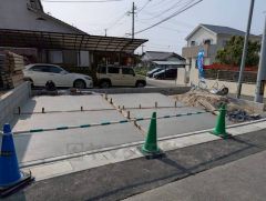 並列で駐車できるのでお車を入れ替える必要もありません＾＾