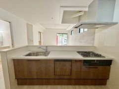 キッチンから会話が弾みそうなダイニングです。お友達や親せきをお招きするのも楽しみになりますね＾＾