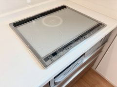 お手入れのしやすいIHクッキングヒーター。