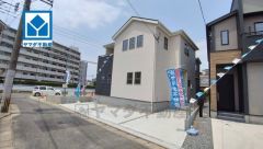 オール電化＾＾4LDK。全居室収納付き。小中学校・スーパー・コンビニ・バス停徒歩7分圏内。周辺環境充実＾＾
