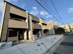 前面道路南側3.97ｍに面しています。