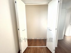 クローゼット付きなので、すっきりと整理整頓でき気持ちよく過ごせますね＾＾