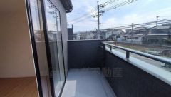 洗濯物がたっぷり干せる南向きのバルコニーです。