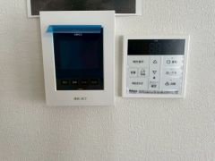 防犯性もばっちり、TVモニター付きインターホン完備。大きなモニターで玄関先を確認できます。録画機能が付いているので不在時の訪問者も確認できて安心です＾＾