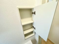 トイレにある収納です＾＾