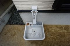 敷地には外水栓を設けています。ガーデニング、泥遊びやペットの散歩の後にも便利です。洗車も楽に出来ますね＾＾