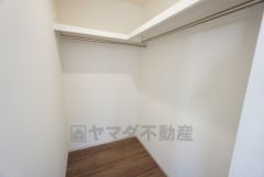 お洋服やスーツケースなどしっかり収納できます