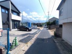 西側約4ｍの公道に面しています。