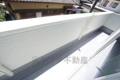 陽当たりの良いバルコニーです。お洗濯やお布団干しはもちろん、日光浴スペースにも。