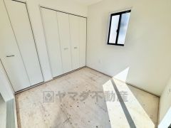 リビングには和室が隣接しており、引き戸で仕切れるので普段は繋げて広々空間として、来客時は客間としても＾＾